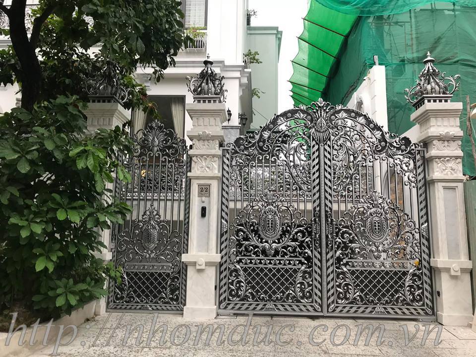 Mẫu cổng biệt thự đẹp cổng nhôm đúc đẹp