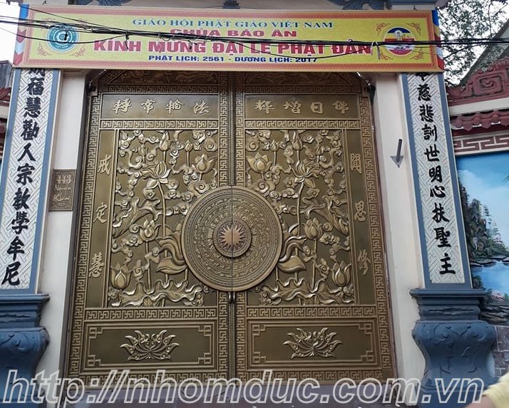  công trình cổng nhôm đúc của nhà chùa