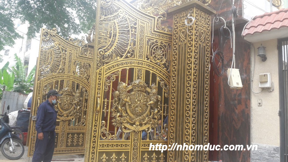 Thi công công trình cổng nhôm đúc quận Bình Tân