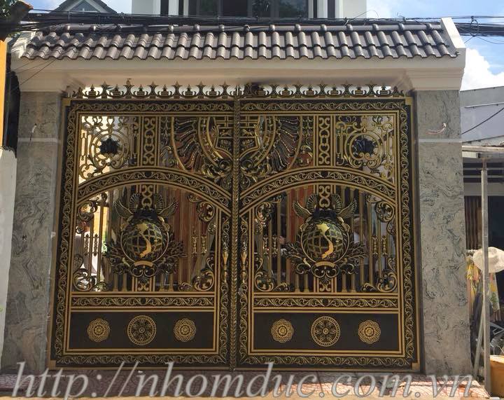 Mẫu cửa cổng nhôm đúc Bình Định