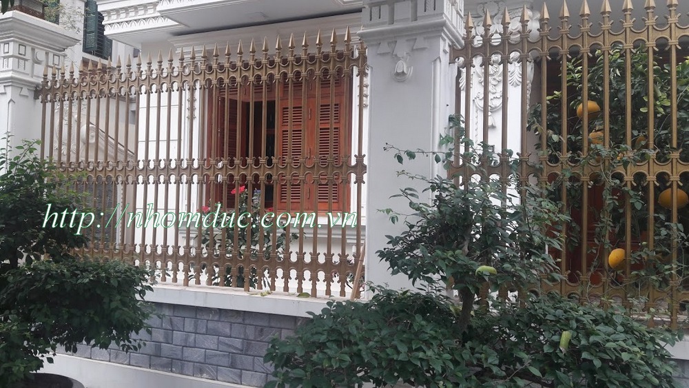 Thi công cổng nhôm đúc tại Đống Đa, Hà Nội 