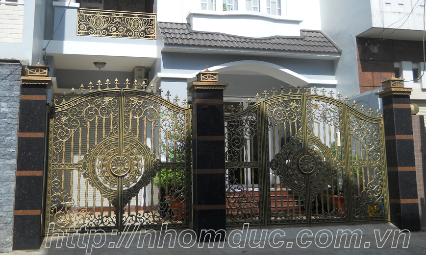 Thi công nhôm đúc tại Thừa Thiên Huế, Nhôm đúc tại thành phố Huế, Chuyên thiết kế sản xuất các loại cổng, cửa nhôm đúc kiểu nhà cổ điển, cổng nhôm đúc 
