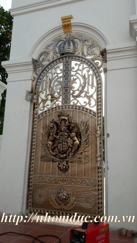 Mẫu cổng nhôm đúc Buckingham