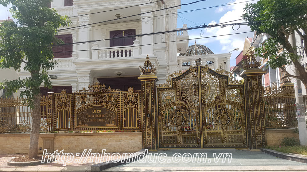 Nhận thi công cửa cổng đúc hợp kim nhôm tại Hà Nội 