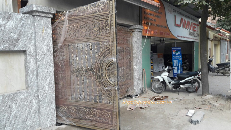 Công trình cổng nhôm đúc nhà anh Nhanh, Khu đô thị Trung Văn, hà nội