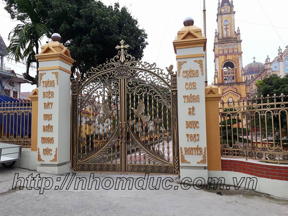 Công trình thi công cổng nhôm đúc nhà thờ