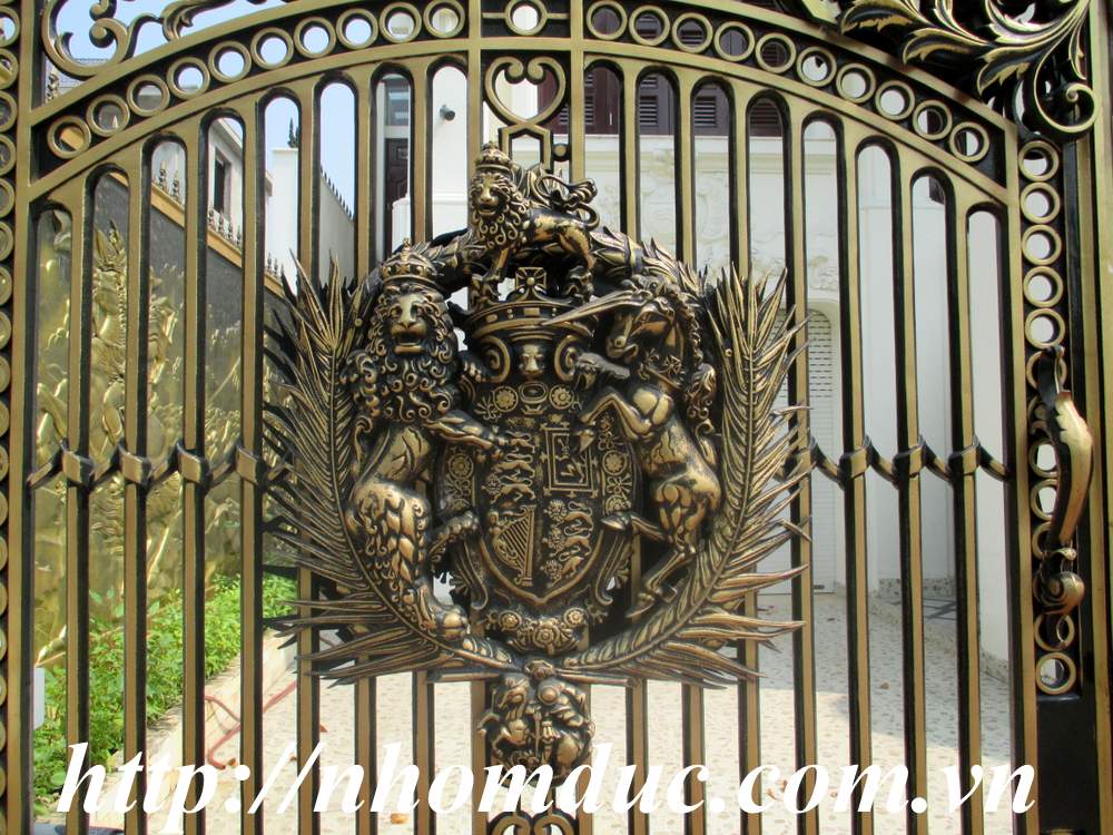 Cổng nhôm đúc phong cách Buckingham